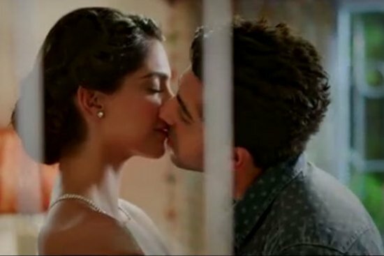 Review: Sonam Kapoor and Ayushman Khurrana’s Bewakoofiyaan Ayushman Khurrana and Sonam Kapoor in Bewakoofiyaan